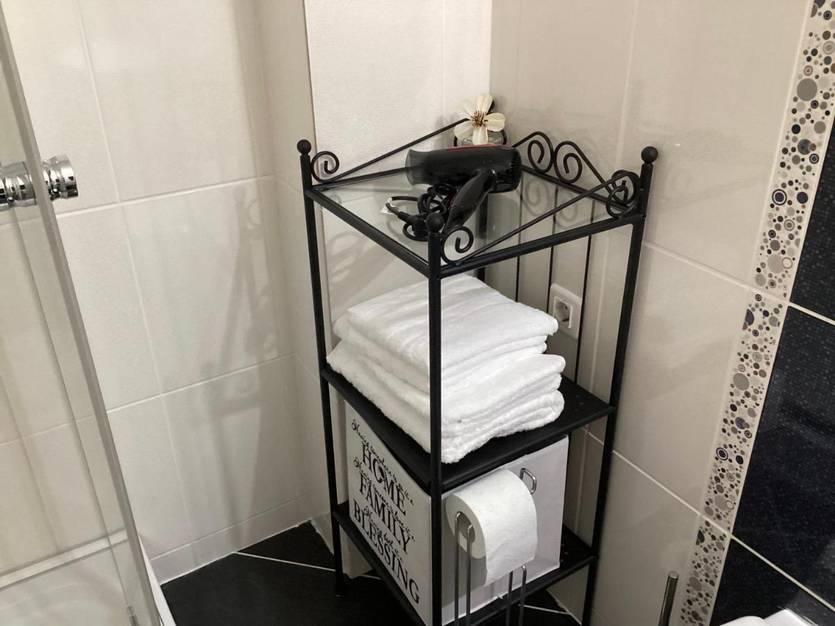 Bucharest Airport Henri Coanda & Therme-Self Check-In Otopeni Ngoại thất bức ảnh